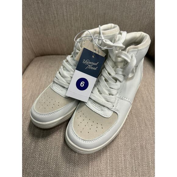 NWT Ladies Universal Thread White Skylar Sneakers - Size 6 - Picture 1 of 4